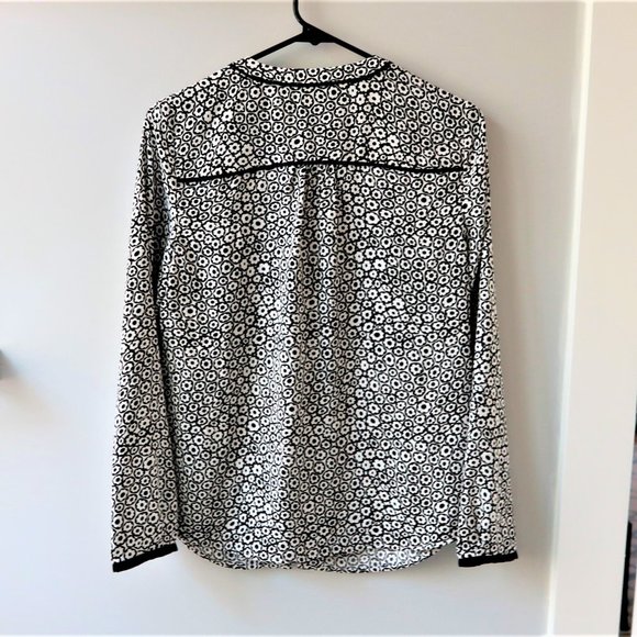 Talbots button down easy top in black and white floral design NWT small - Picture 6 of 6